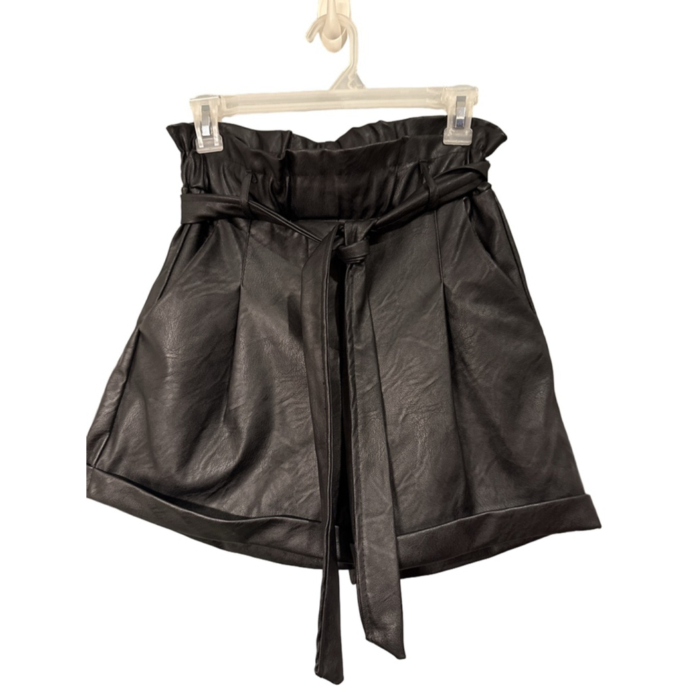 Women's Unbranded Black Faux Leather High Waist Shorts Presumed Size S